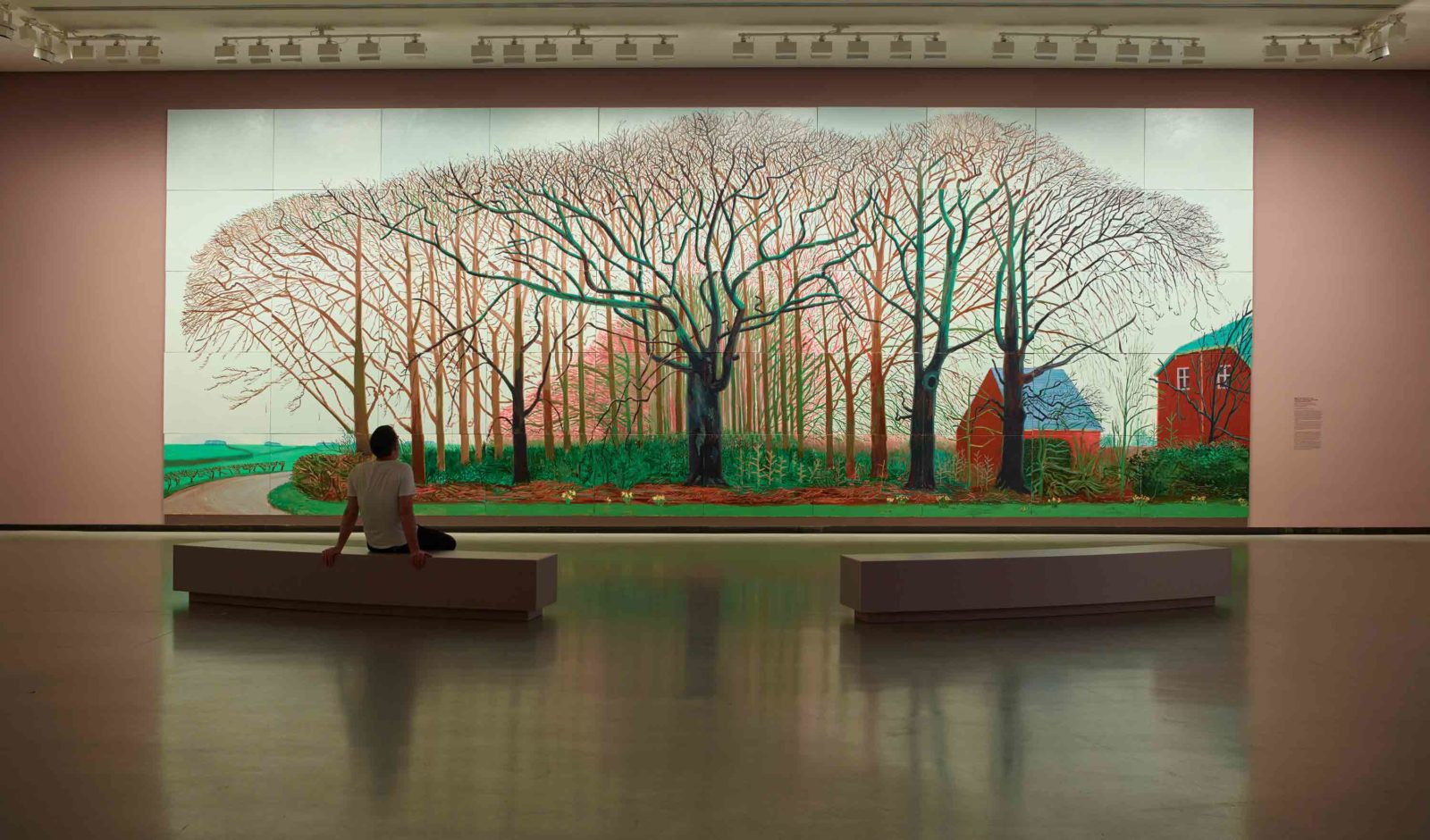 Tampak ruang instalasi video di pameran David Hockney 25