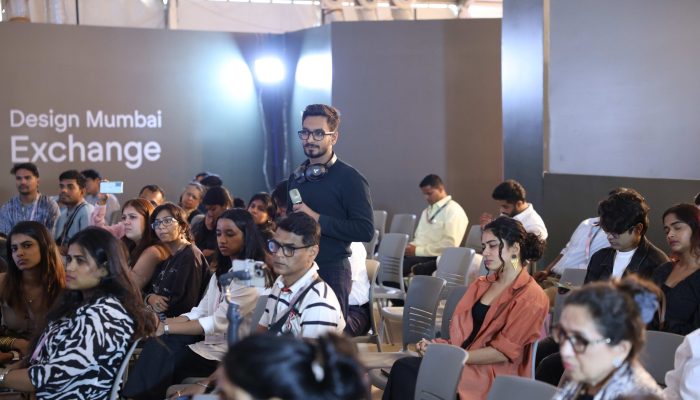 Audience poses questions (1)