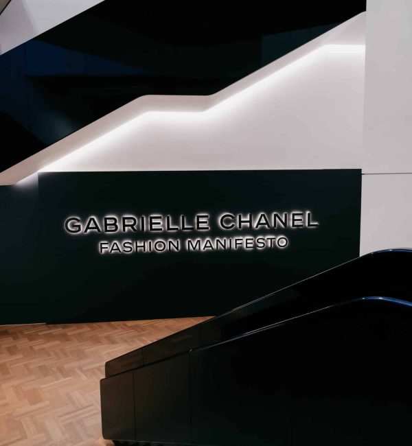 Pameran Gabrielle Chanel Fashion Manifesto