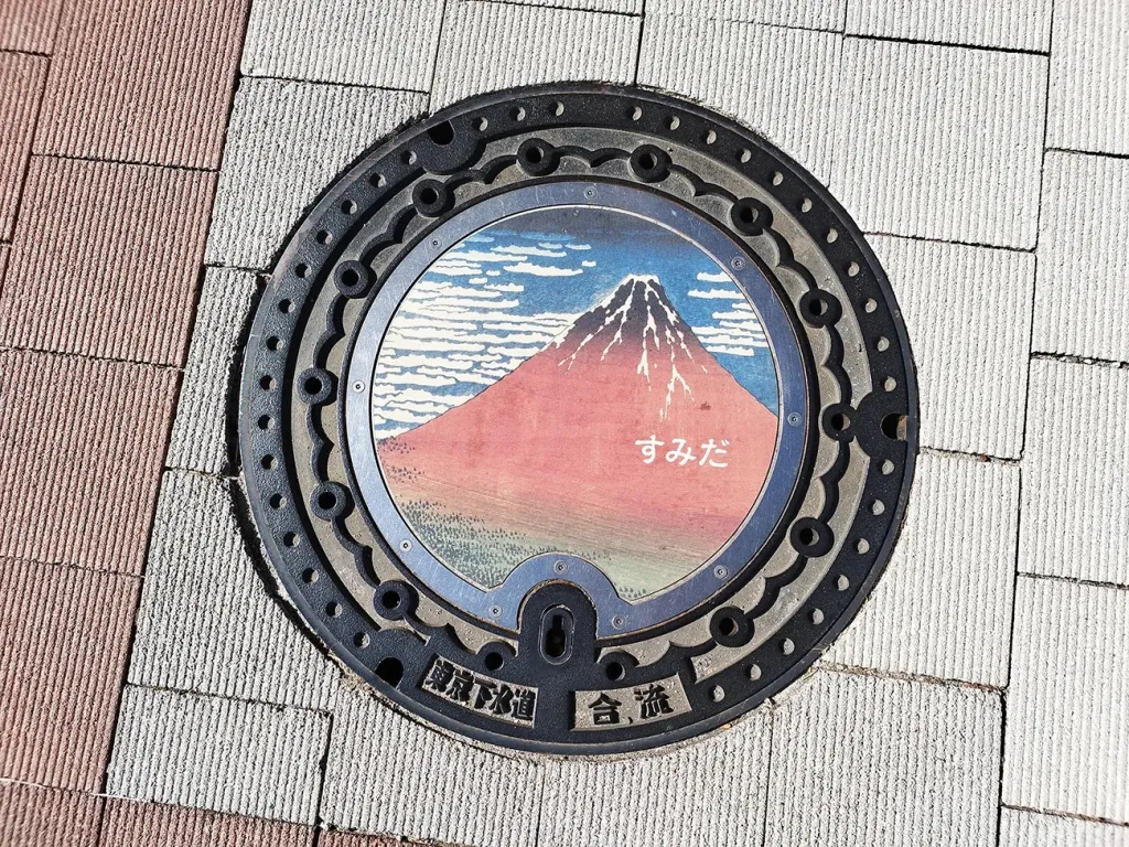 Penutup Saluran Air di Jepang yang Berhiaskan Karya Seni