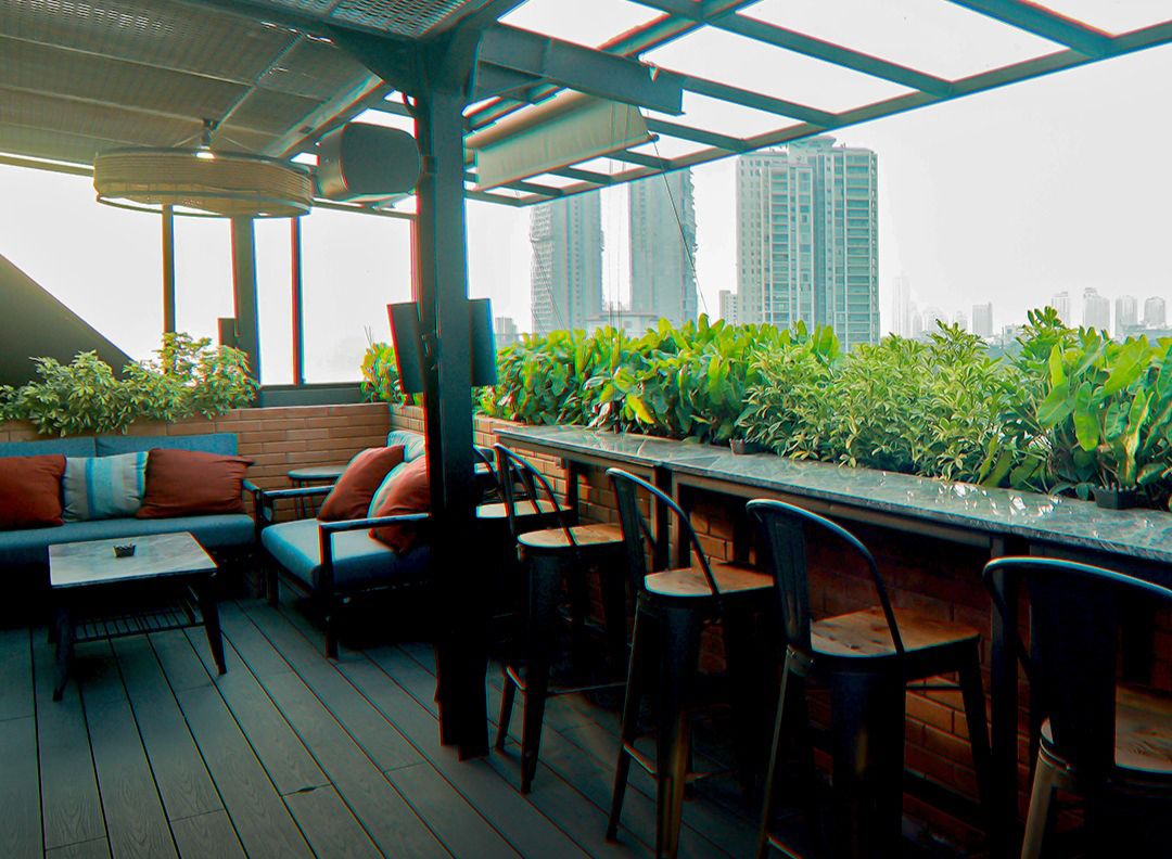 Art of Happiness di Rooftop Sotis Hotel Kemang