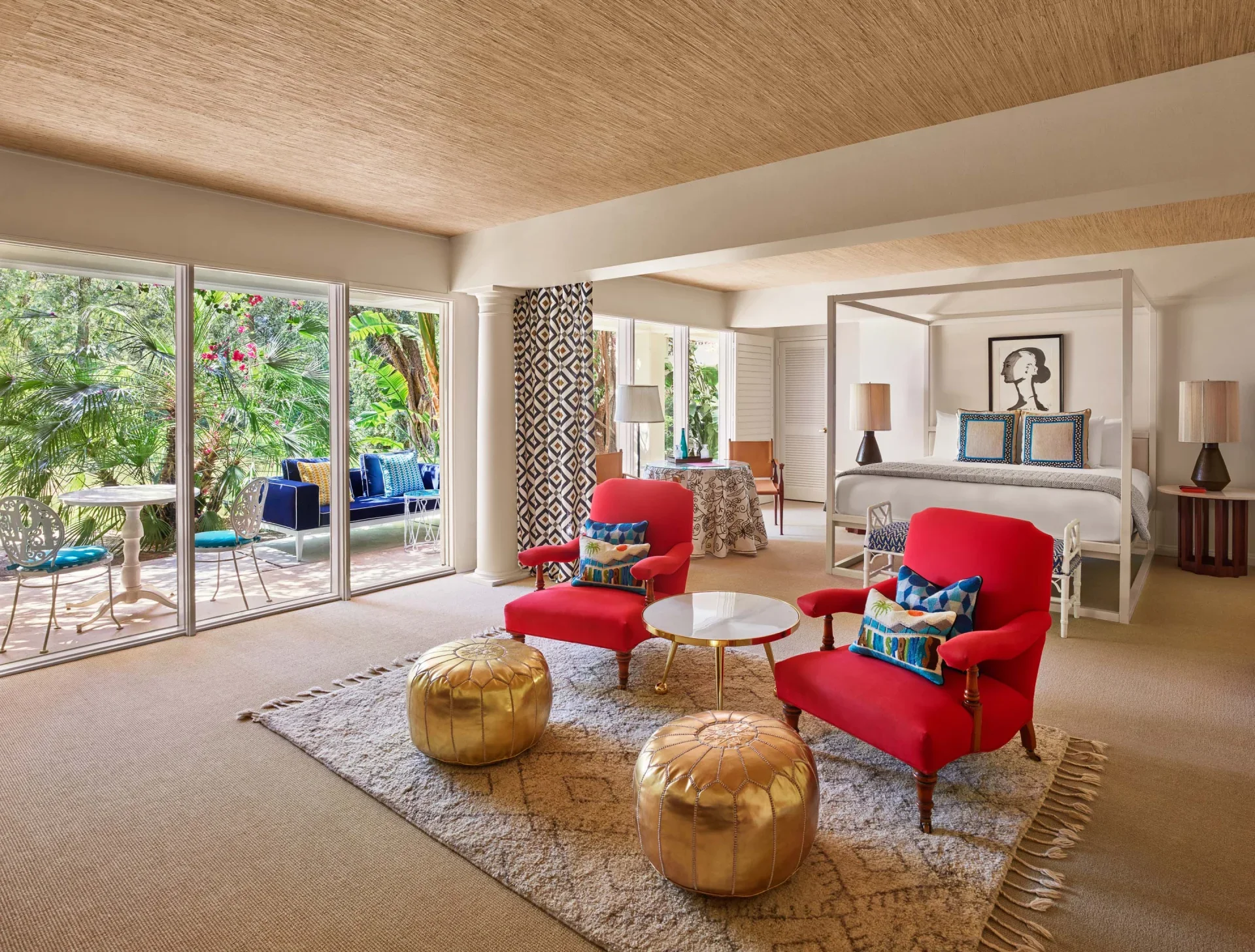 Interior kamar hotel The Parker Palm Springs