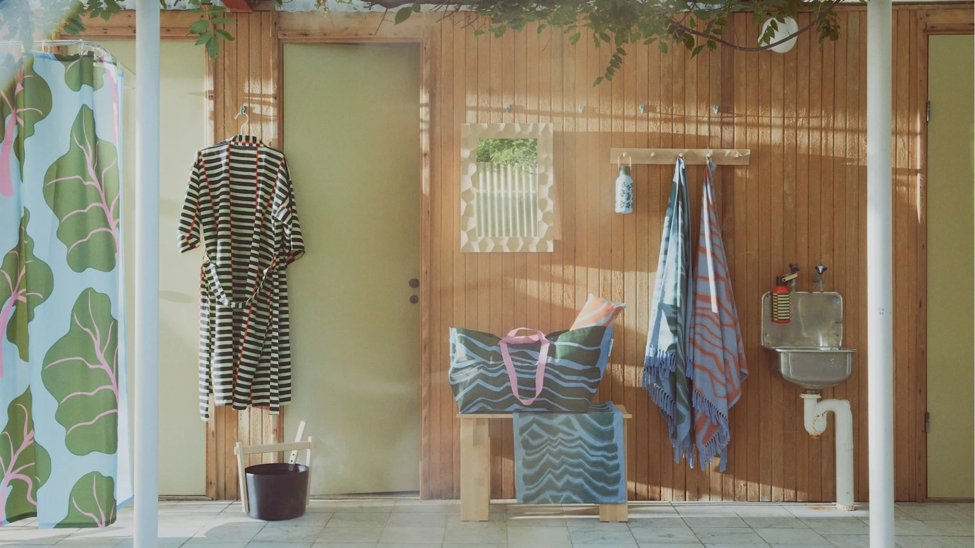 Ada Esensi Self-Care dalam Bastua; Koleksi Kolaborasi Ikea dan Marimekko. Kok Bisa?