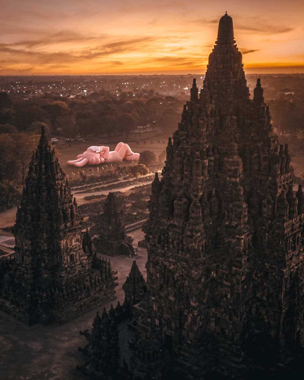 10 Lokasi Kaws: Holiday Sebelum di Candi Prambanan